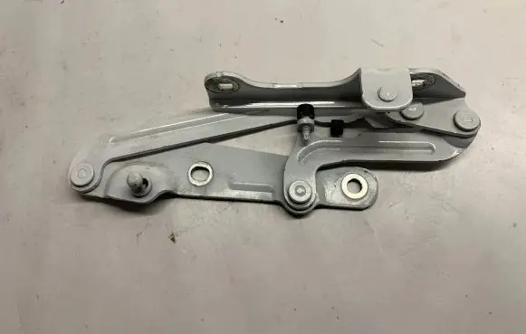 Chevrolet Camaro Tailgate/trunk/boot hinge 84045963