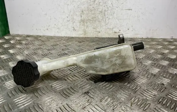 KIA Sorento Master brake cylinder