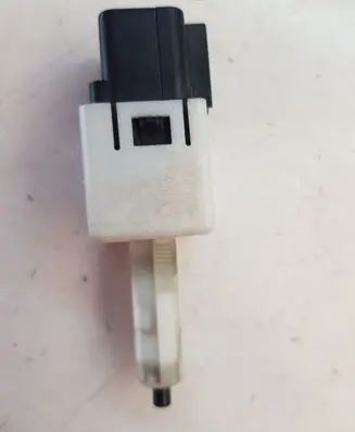 Honda CR-V Brake pedal sensor switch M28988