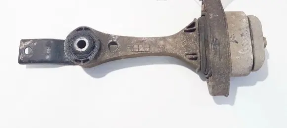 Volkswagen Golf IV Engine mount bracket