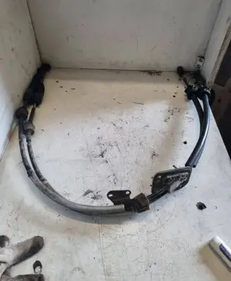 Toyota Avensis T250 Gear shift cable linkage