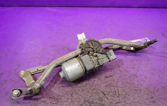 Peugeot 207 CC Front wiper linkage and motor 9650380780