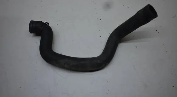 Volkswagen Touran I Engine coolant pipe/hose