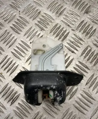 Nissan Juke I F15 Loading door lock 