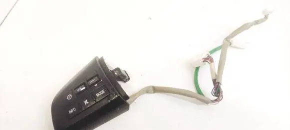 Steering wheel buttons/switches