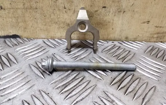 Mini Cooper Countryman R60 Fuel Injector clamp holder