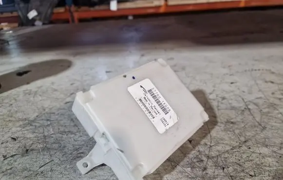 Nissan Juke I F15 Comfort/convenience module 277601KG0B