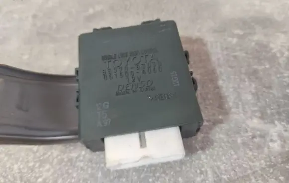 Lexus IS 220D-250-350 Door control unit/module 8597053030 0515004060