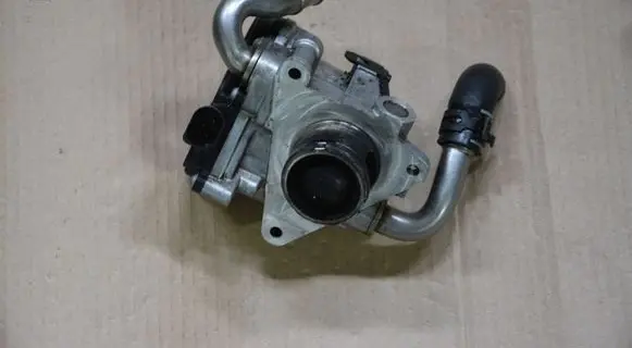 Volkswagen Scirocco EGR valve 022311192