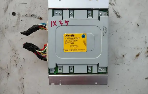 Hyundai ix35 Sound amplifier 963702S300