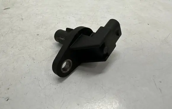 Mercedes-Benz E W212 Camshaft position sensor A6519050100