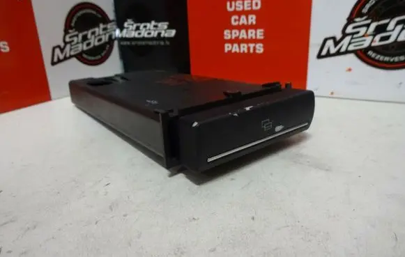 Audi A3 S3 8P Dashboard storage box/compartment 8P0941561E