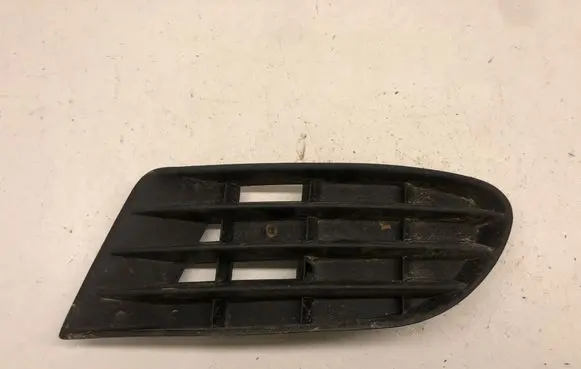 Volkswagen Golf Plus Front bumper lower grill 5M0853666