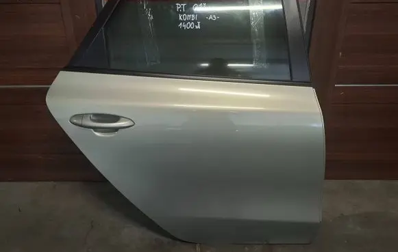 KIA Ceed Rear door
