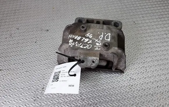 Skoda Octavia Mk1 (1U) Engine mount bracket 1J0199262