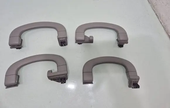 Alfa Romeo Giulia A set of handles for the ceiling 