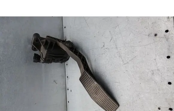 Opel Astra G Accelerator pedal position sensor 
