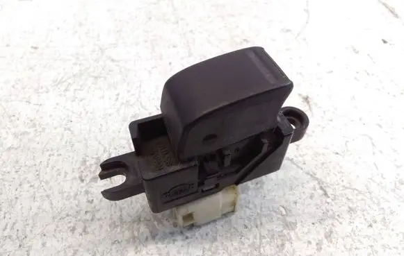 Nissan Almera Tino Electric window control switch