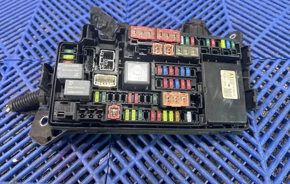 Toyota C-HR I Fuse box set 8264147050A 8C251608