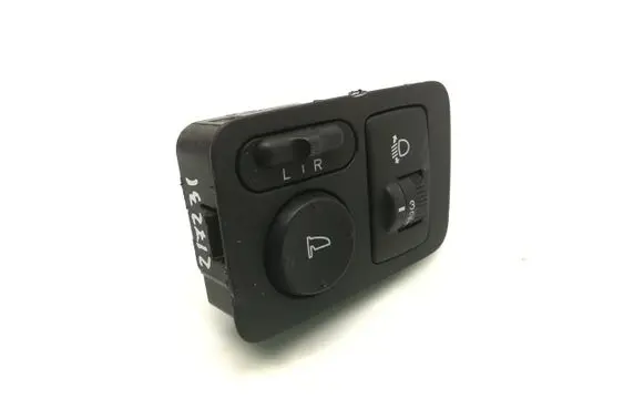 Honda CR-V Wing mirror switch M31062