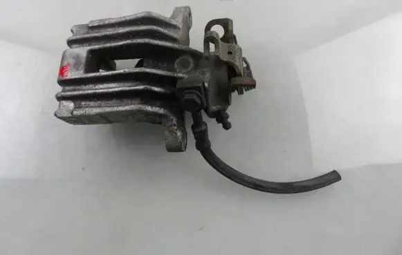 Volkswagen Golf IV Rear brake caliper