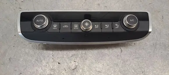 Audi Q3 F3 Climate control unit 83A820043R