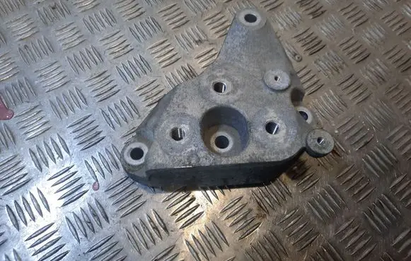 Chrysler Pacifica Gearbox mounting bracket 68224740AA