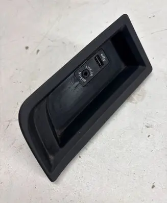 BMW 2 F22 F23 USB socket connector 9207358 105026813 58450710