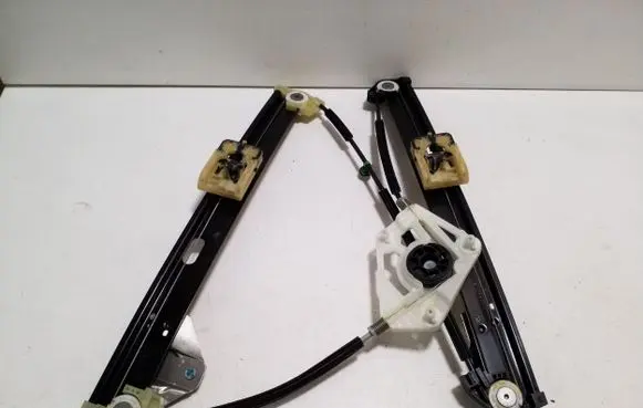 Audi A1 Front window lifting mechanism without motor 82G837461A