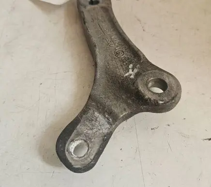 BMW 5 E60 E61 Sway bar bush bracket, front 6758