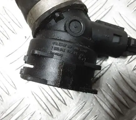 BMW 1 E81 E87 Engine coolant pipe/hose 7525642 PA66GF30