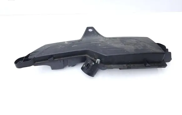 BMW 2 F22 F23 Air filter box 70516658