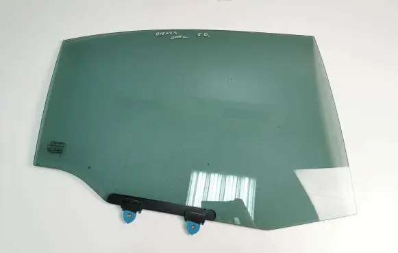 Toyota Avensis T220 Rear door window glass