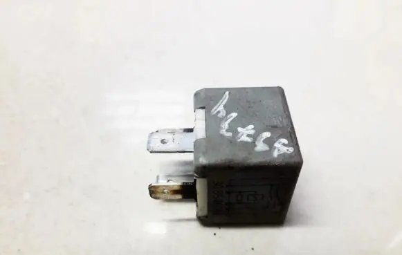 Audi A6 S6 C4 4A Other relay 443951253K