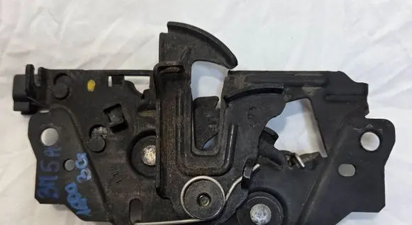 Ford Kuga II Engine bonnet/hood lock/catch