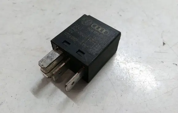 Audi A4 S4 B7 8E 8H Other relay 8Z0951253