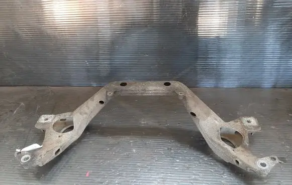 Volkswagen Touareg I Front subframe 7L6199207B