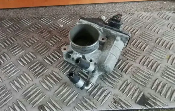 Nissan Juke I F15 Throttle valve SERA52601