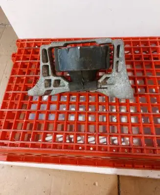 Ford Focus Engine mount bracket 7M516F012YB 82890801