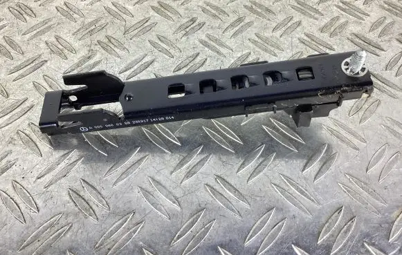 Mercedes-Benz GLC X253 C253 Seat belt height adjuster A0008600388