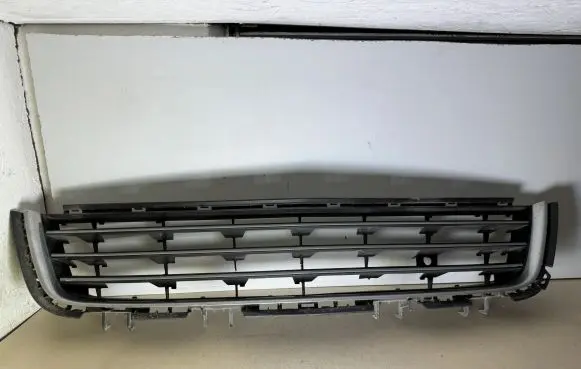 Opel Astra H Front bumper lower grill 13238553 375768702