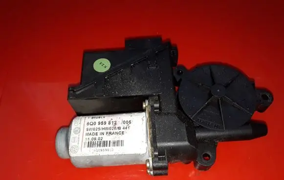 Skoda Fabia Mk1 (6Y) Rear door window regulator motor 6Q0959812 400546T3