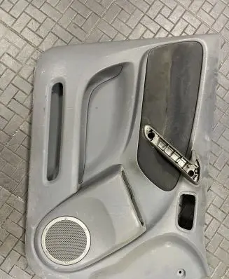 Toyota RAV 4 (XA20) Front door card panel trim 67778X1B02