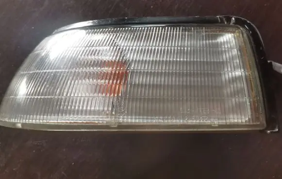 Mazda 626 Front indicator light 01850868