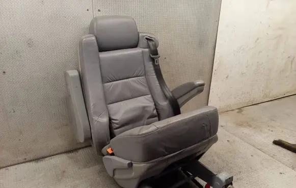 Mercedes-Benz Vito Viano W638 Third row seats 