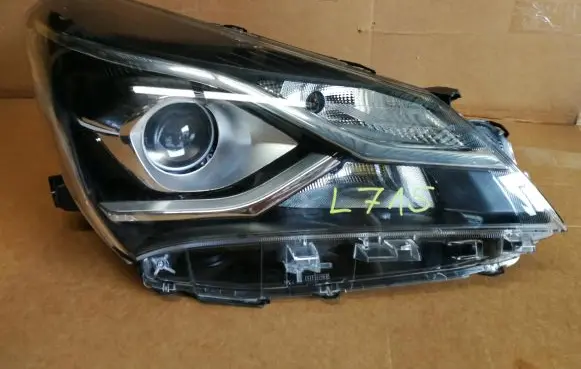 Toyota Yaris Headlight/headlamp KOITO