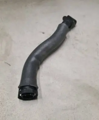 Volkswagen Golf VIII Breather hose/pipe 05C103474C
