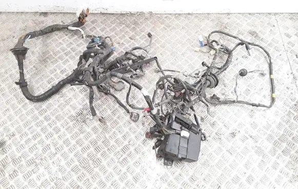 Toyota Yaris Engine installation wiring loom 82121CT0D330 821210D330
