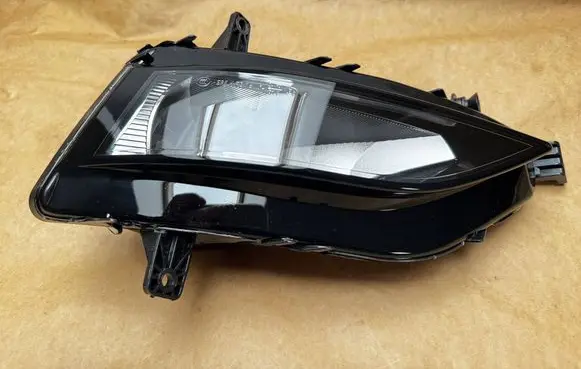 Volkswagen Golf VIII Front fog light 5G0941662F