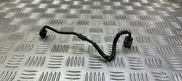 Land Rover Discovery 4 - LR4 Fuel injector supply line/pipe 